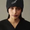 The Espiral beanie Embroidered monogram beanie