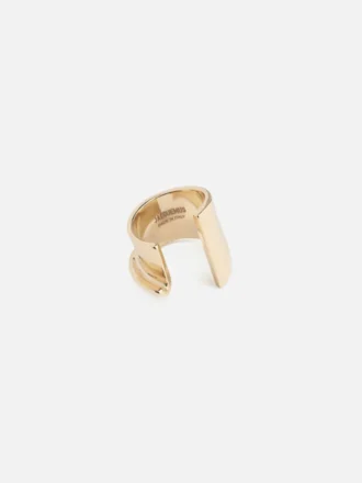 The J ring Sculpted “J” ring