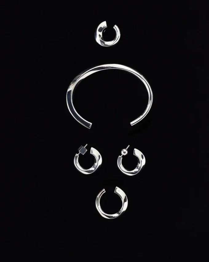The Tourni ring Twisted ring The Tourni ring Twisted ring